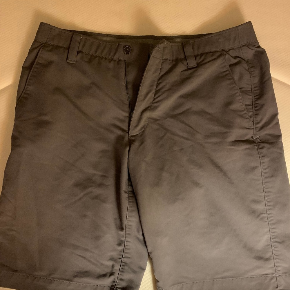 Under Armour Golf Shorts 34